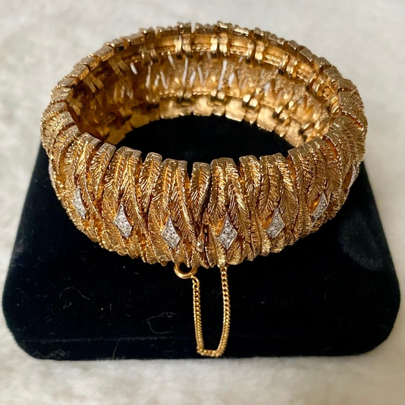 Elegant Vintage Panetta Gold-Tone Crystal Bracelet - Picture 2 of 7